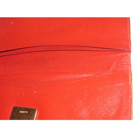 GUCCI Vintage Red Leather with Gold Hand Clasp - Picture 12 of 12
